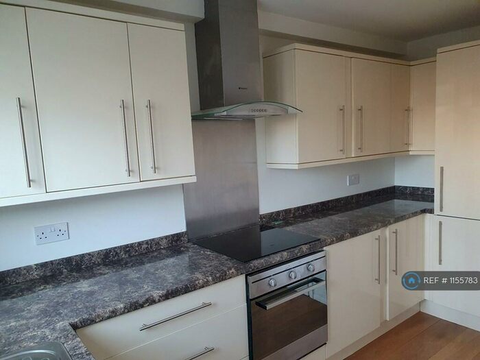 1 Bedroom Flat To Rent In Beauclere House, Sutton, SM2