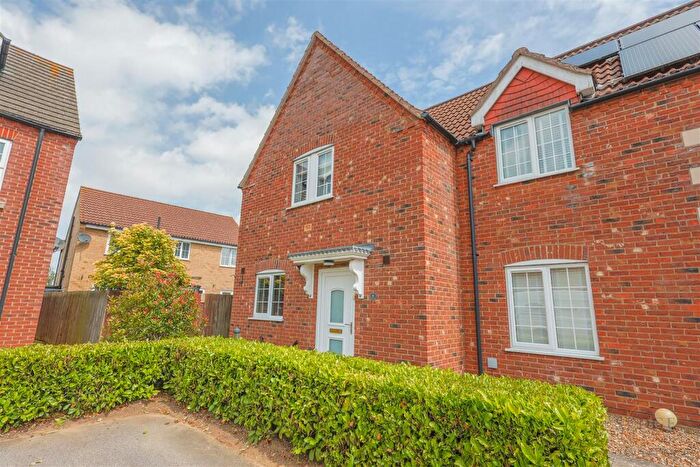 3 Bedroom End Of Terrace House For Sale In Foxglove Court, Spalding, PE11