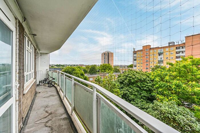 1 Bedroom Flat For Sale In Dagnall Street, Battersea, London, SW11
