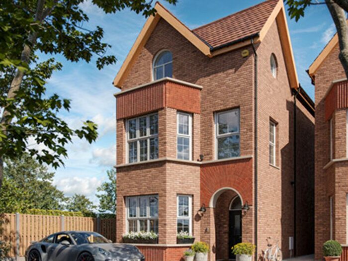 5 Bedroom Detached House For Sale In Leopold Road, London, W5