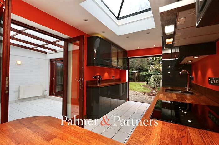 2 Bedroom Bungalow For Sale In Woodlands, Chelmondiston, Ipswich, Suffolk, IP9