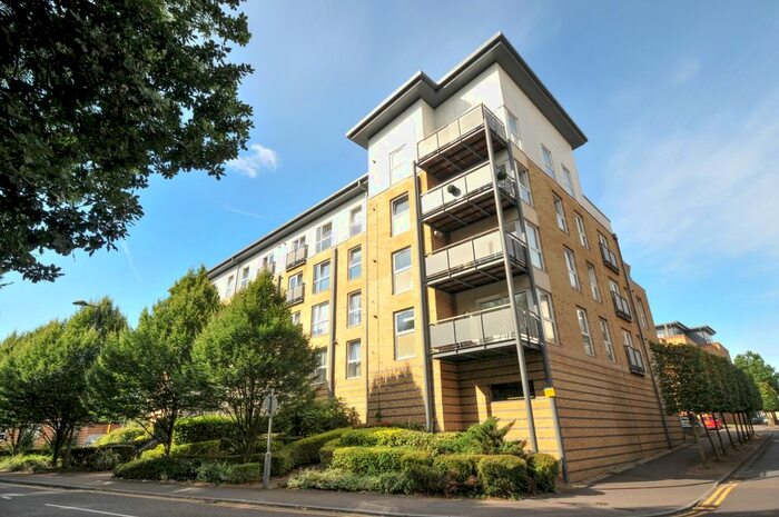 1 Bedroom Flat To Rent In Metropolitan Station Approach, Watford, WD18