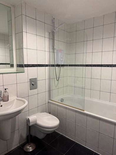 2 Bedroom Flat To Rent In Magellan House, Armouries Way, Leeds, West Yorkshire, LS10