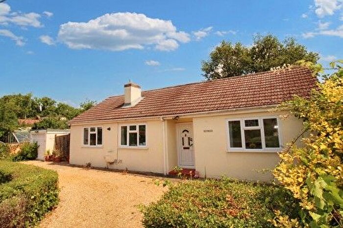 3 Bedroom Bungalow For Sale In Sugden Avenue, Wickford, SS12