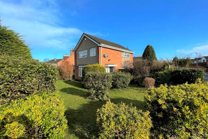 3 Bedroom Detached House To Rent In Longwood Close, Leeds, West Yorkshire, LS17