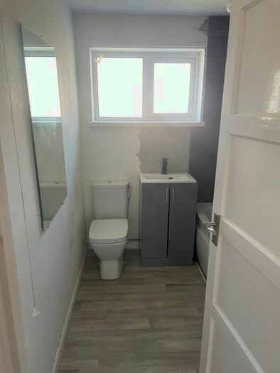 2 Bedroom Flat To Rent In Plas Essyllt, Dinas Powys, CF64