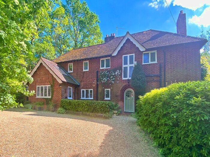 5 Bedroom Detached House To Rent In Golf Drive, Camberley, Surrey, GU15