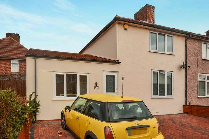 4 Bedroom House To Rent In Holgate Road, Dagenham, Essex, RM10