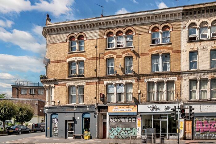 2 Bedroom Flat To Rent In Camberwell Road, London, SE5