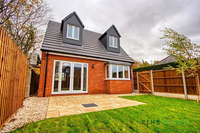 2 Bedroom Detached Bungalow For Sale In Chesterfield Road, Holmewood, S42