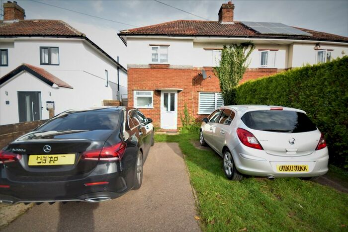 3 Bedroom House To Rent In Wellfield Road, Hatfield, AL10