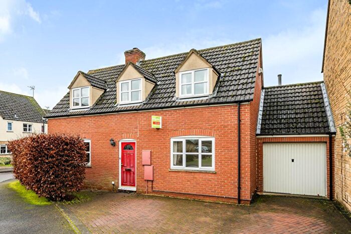 3 Bedroom Detached House To Rent In Perrinsfield, Lechlade, GL7