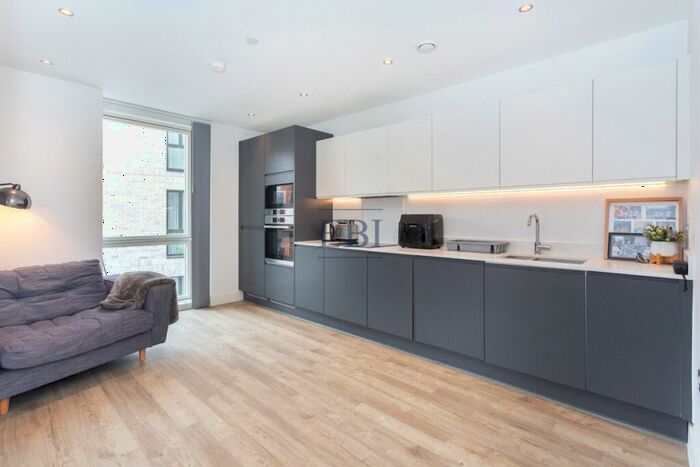 1 Bedroom Apartment To Rent In Murdoch Court, Rookwood Way, Hackney Wick, E3
