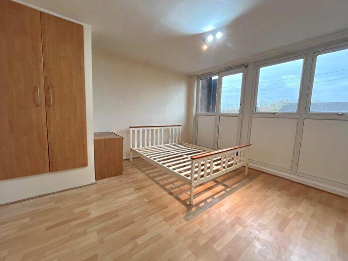 2 Bedroom Flat To Rent In Tolsford Road, London, E5