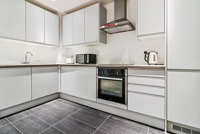 2 Bedroom Apartment To Rent In Boundary Lane, Manchester, Greater Manchester, M15