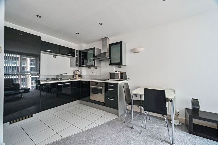 1 Bedroom Flat For Sale In Adriatic Apartments, Royal Docks, London, E16