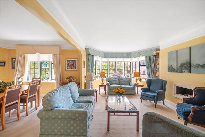 4 Bedroom Flat For Sale In Manor Fields, London, SW15