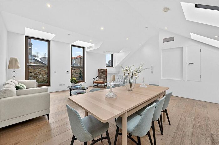 3 Bedroom Flat For Sale In Gosfield Street, London, W1W