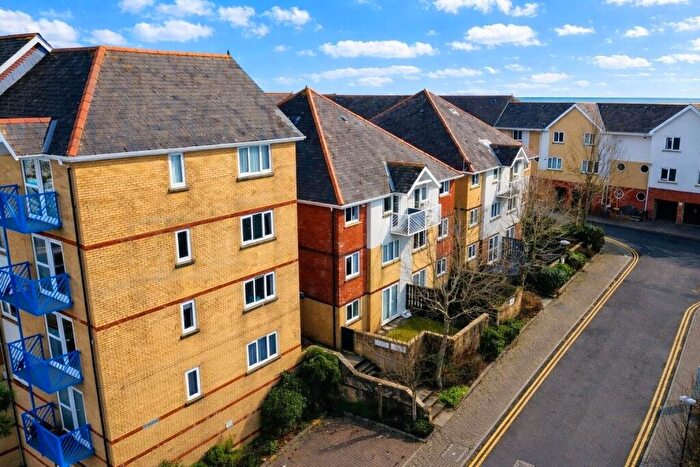 2 Bedroom Maisonette For Sale In Highmoor, Maritime Quarter, Swansea, SA1