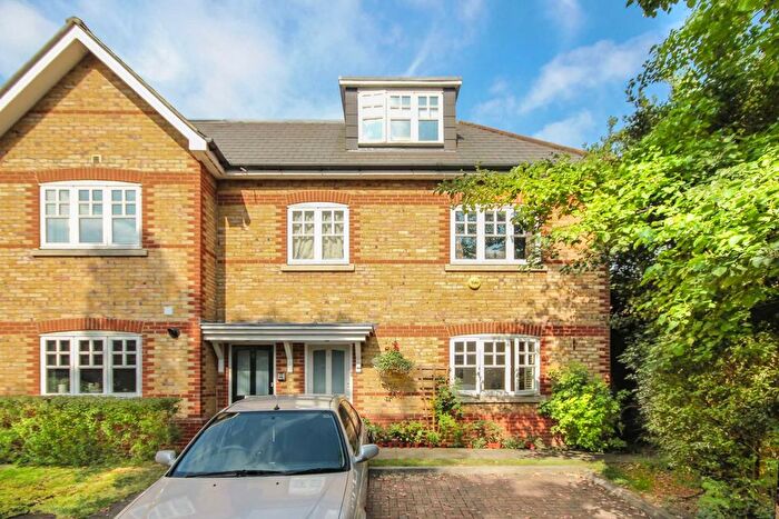 1 Bedroom Flat To Rent In Brunswick Close, Twickenham, TW2