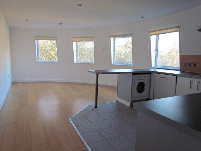 2 Bedroom Flat To Rent In Baalbec Road, Islington, Islington, N5
