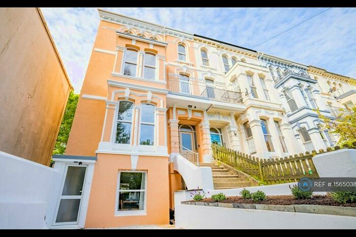 Studio To Rent In Connaught Avenue, Plymouth, PL4