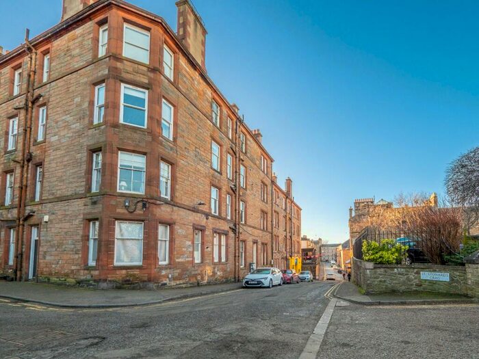 1 Bedroom Flat To Rent In St. Leonards Lane, Edinburgh, EH8