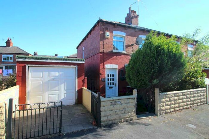 3 Bedroom Semi-Detached House To Rent In Garton View, Leeds, LS9