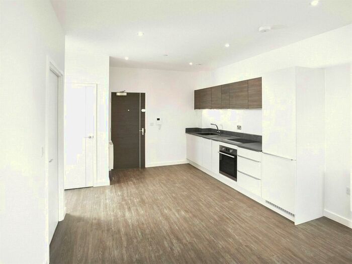 1 Bedroom Flat To Rent In Millennium Way, Bracknell, Berkshire, RG12
