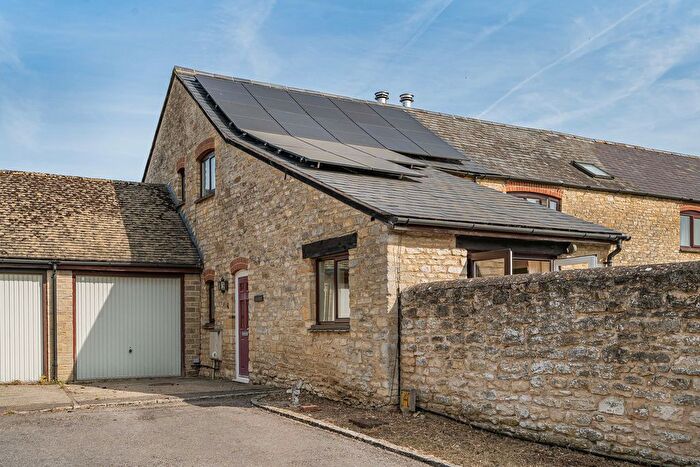2 Bedroom End Of Terrace House For Sale In Hollow Furlong, Cassington, OX29