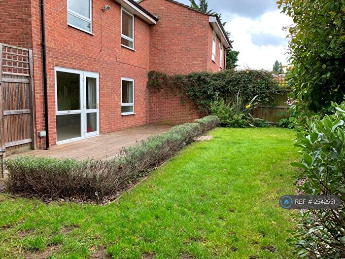 2 Bedroom Semi-Detached House To Rent In Arundel Close, London, SW11