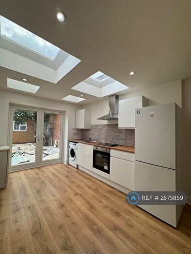 Studio To Rent In Penrhyn Crescent, London, E17