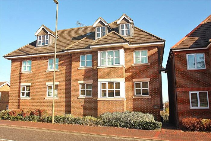 2 Bedroom Apartment To Rent In Knaphill, Woking, Surrey, GU21