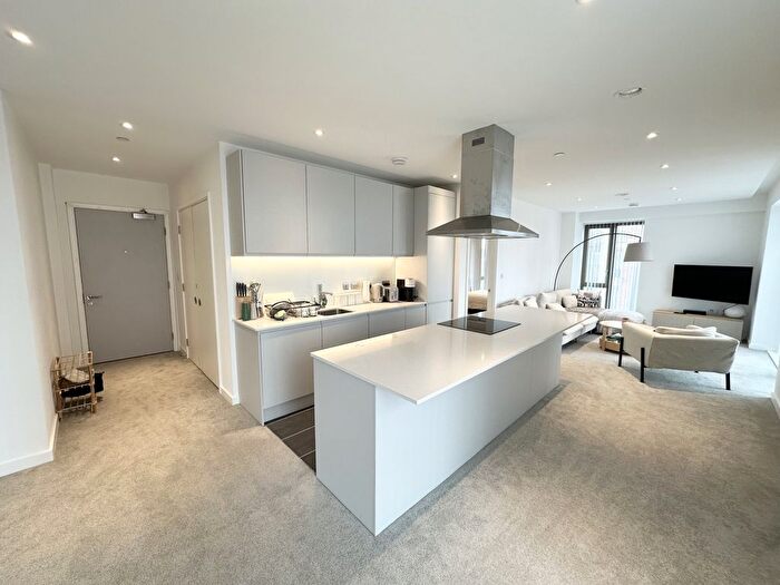 3 Bedroom Flat To Rent In Hulme Street, Salford, M5
