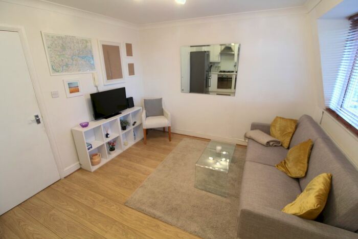 1 Bedroom Flat To Rent In Ladysmith Road, Enfield EN1