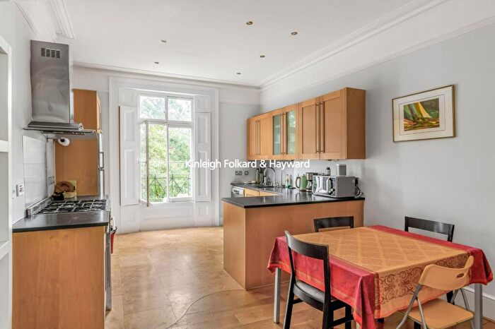 3 Bedroom Flat To Rent In Highbury Crescent, Highbury, London, N5