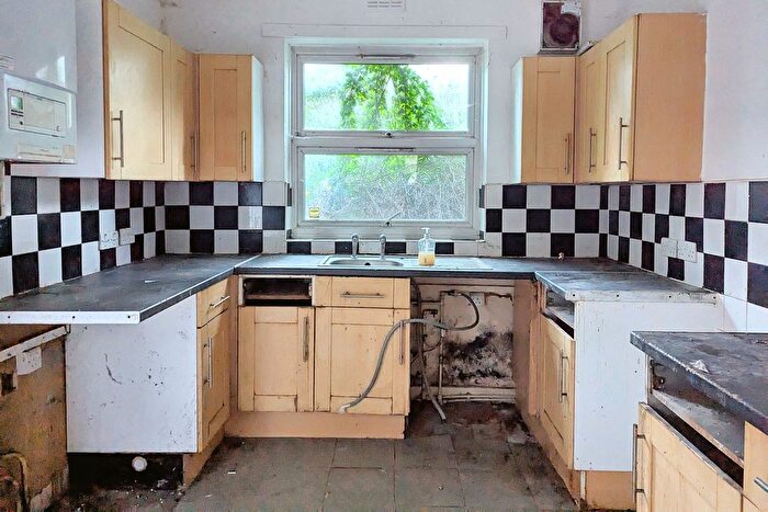 3 Bedroom Terraced House For Sale In Parish Lane, London, SE20