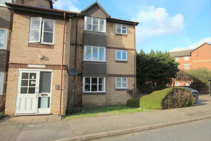 Studio To Rent In Stubbs Drive, London, SE16