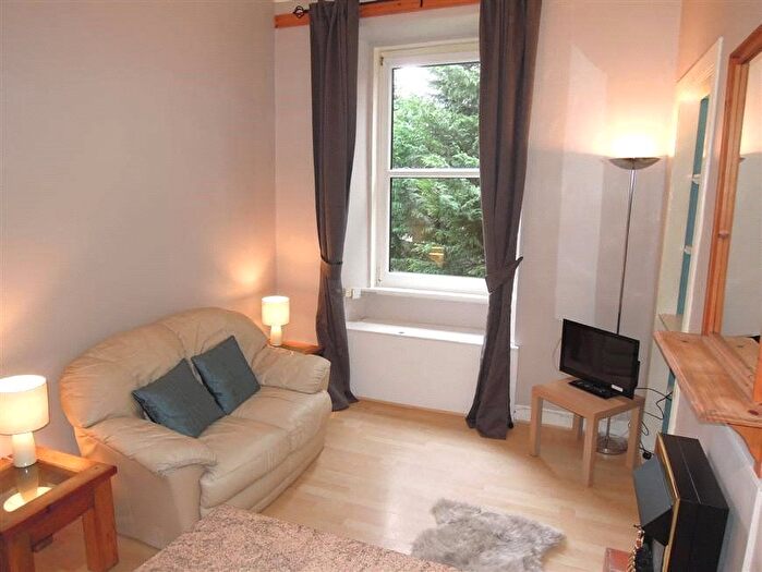 1 Bedroom Flat To Rent In Canonmills, Edinburgh, EH3
