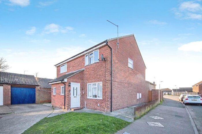 2 Bedroom Detached House For Sale In Constable Avenue, Clacton-On-Sea, CO16