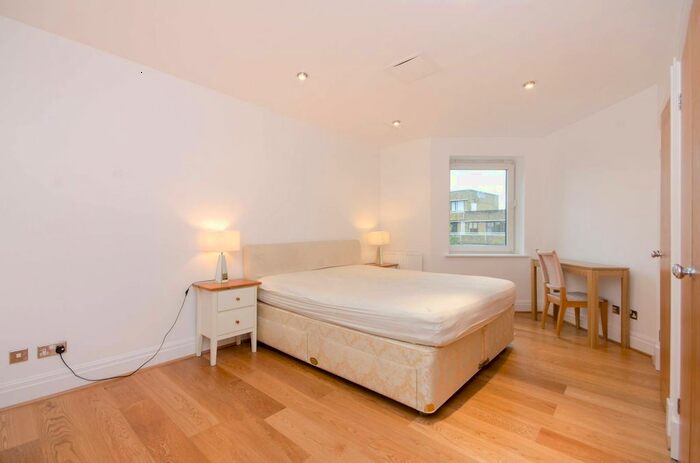 2 Bedroom Flat To Rent In Beckford Close, Kensington, London, W14