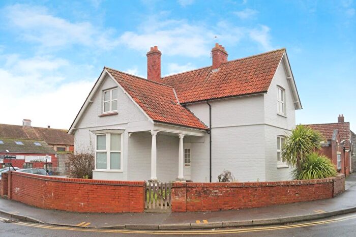 1 Bedroom Apartment To Rent In Leigh Road, Street, BA16