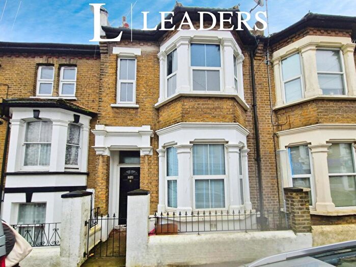 3 Bedroom Terraced House To Rent In Queens Road, Southend, SS1