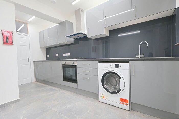 4 Bedroom Terraced House To Rent In Little Ilford Lane, London, E12