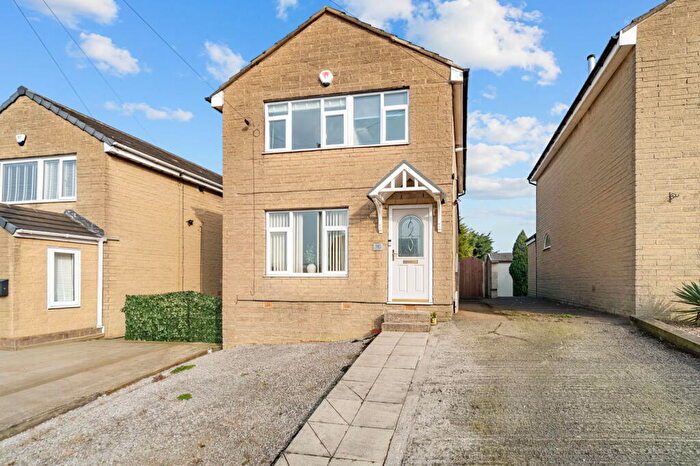 3 Bedroom Detached House For Sale In Ing Field, Oakenshaw, BD12