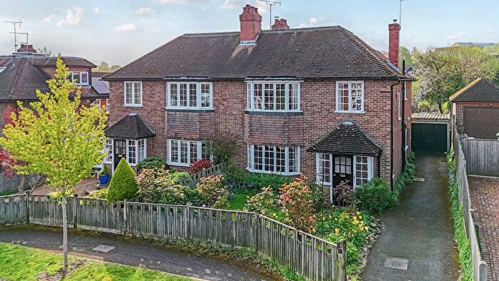 4 Bedroom Semi Detached House For Sale In Fordington Avenue, Winchester, SO22