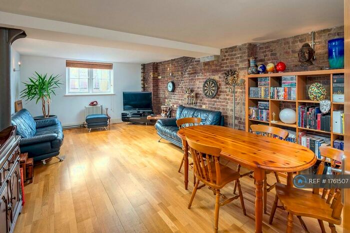 2 Bedroom Flat To Rent In Globe Wharf, London, SE16