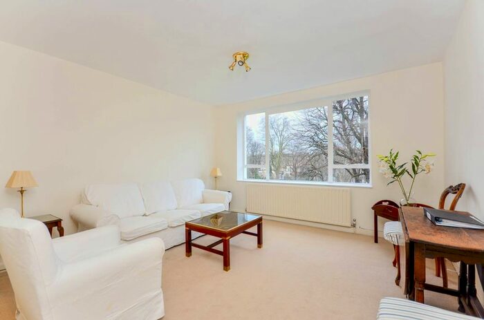 2 Bedroom Flat To Rent In Philbeach Gardens, Earls Court, London, SW5