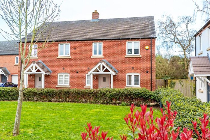 3 Bedroom Semi Detached House For Sale In Hewitt Road, Barford, Warwick, CV35