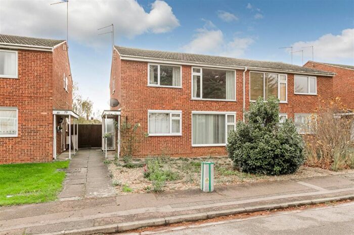 2 Bedroom Flat For Sale In Conifer Rise, Westone, Northampton, NN3